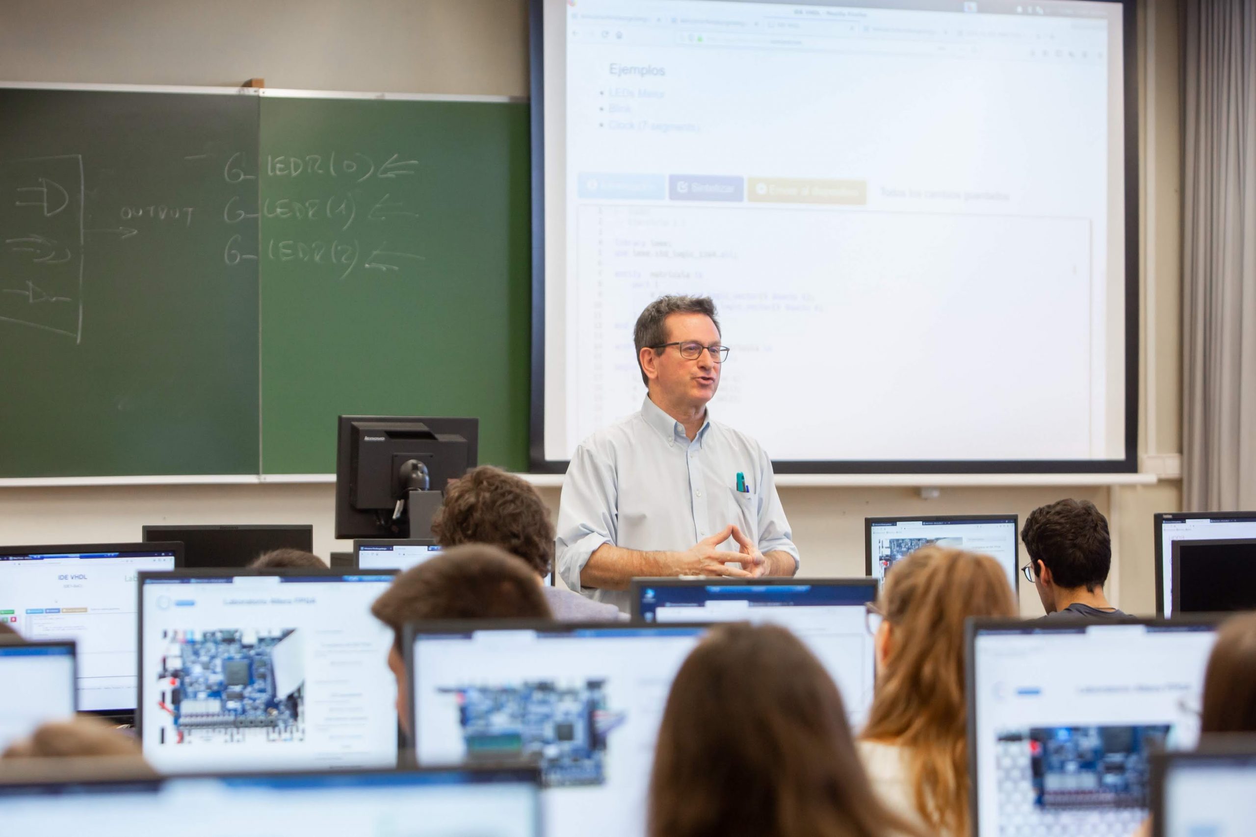 Laboratorios remotos para que los estudiantes puedan continuar con sus prácticas